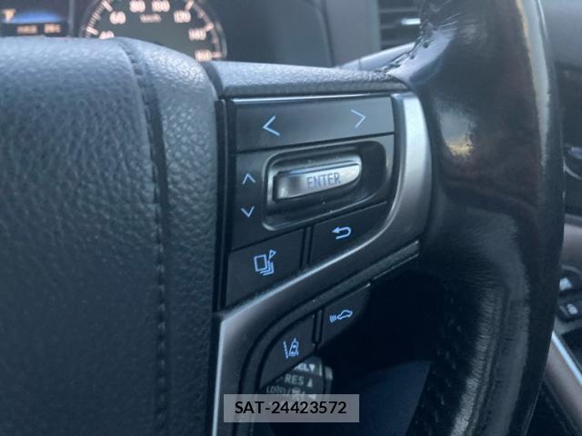 Toyota CROWN MAJESTA 2016-10 8865867-11