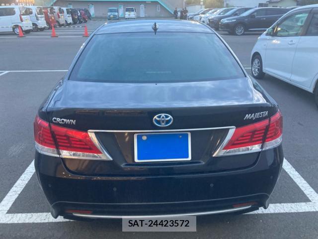 Toyota CROWN MAJESTA 2016-10 8865867-13