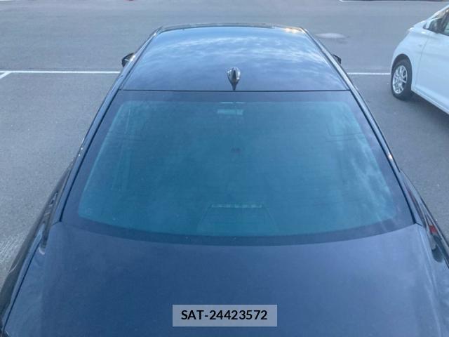 Toyota CROWN MAJESTA 2016-10 8865867-4