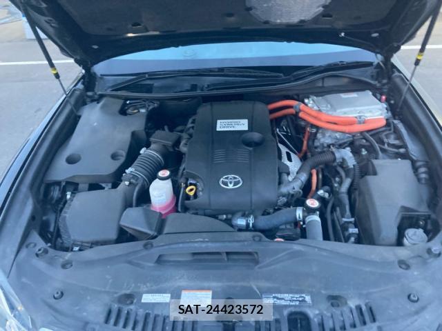 Toyota CROWN MAJESTA 2016-10 8865867-6