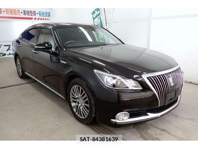 Toyota CROWN MAJESTA 2017-08 8866833-0