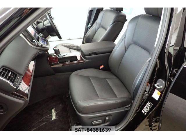 Toyota CROWN MAJESTA 2017-08 8866833-10