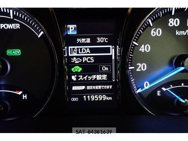 Toyota CROWN MAJESTA 2017-08 8866833-16