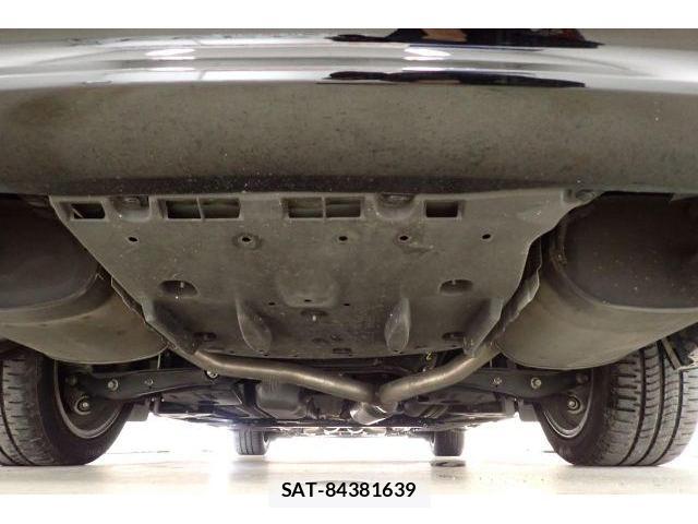 Toyota CROWN MAJESTA 2017-08 8866833-9
