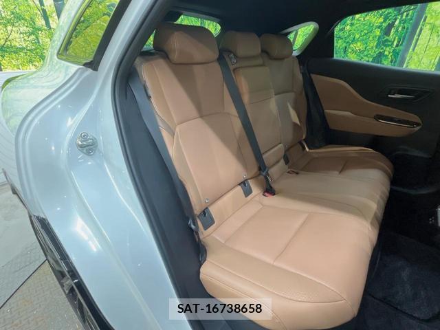Toyota CROWN 2023-10 8865318-8