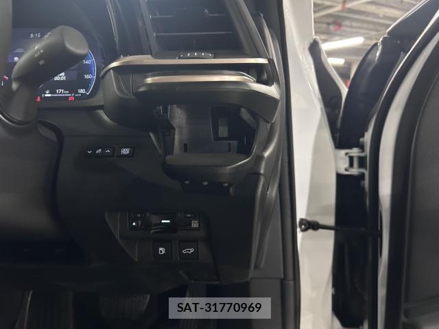 Toyota CROWN 2026-05 8867165-15