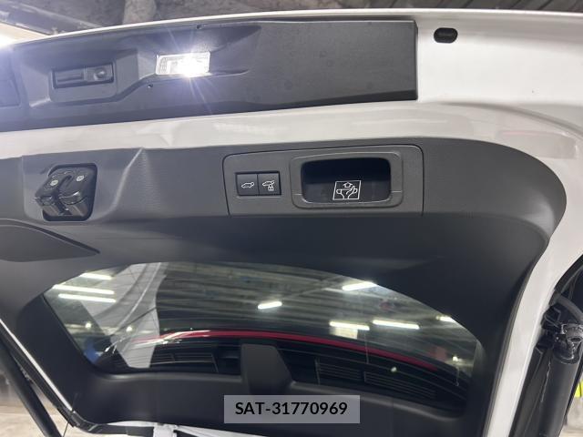 Toyota CROWN 2026-05 8867165-18