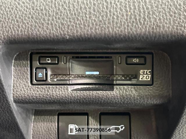 Toyota CROWN 2024-12 8867201-4