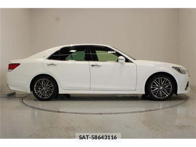 Toyota CROWN 2015-10 8865418-12