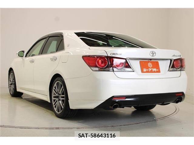 Toyota CROWN 2015-10 8865418-9