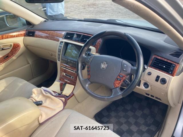 Toyota CROWN 2004-05 8865868-8