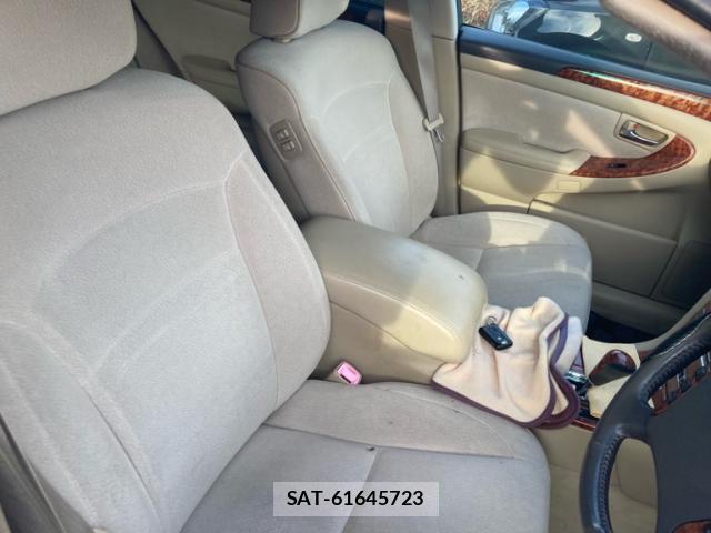 Toyota CROWN 2004-05 8865868-9