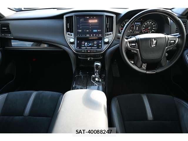 Toyota CROWN 2017-09 8866763-4