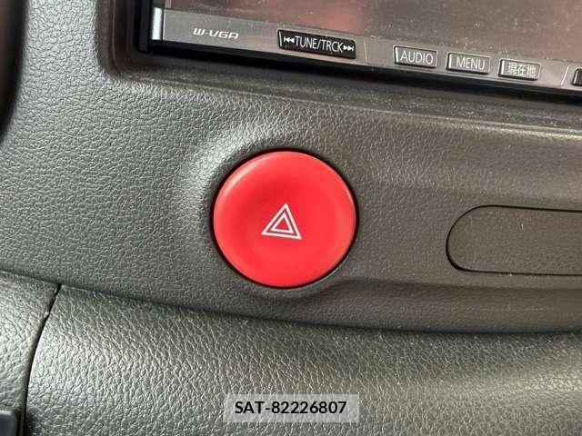 Nissan CUBE 2011-05 8866540-14