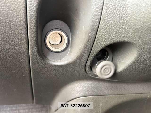 Nissan CUBE 2011-05 8866540-15