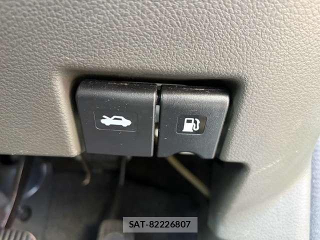 Nissan CUBE 2011-05 8866540-17