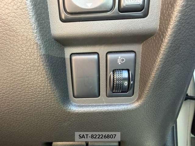 Nissan CUBE 2011-05 8866540-7