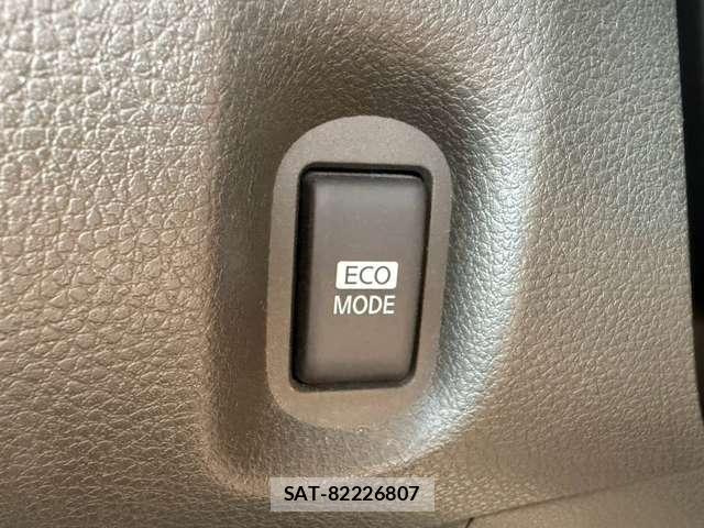 Nissan CUBE 2011-05 8866540-8