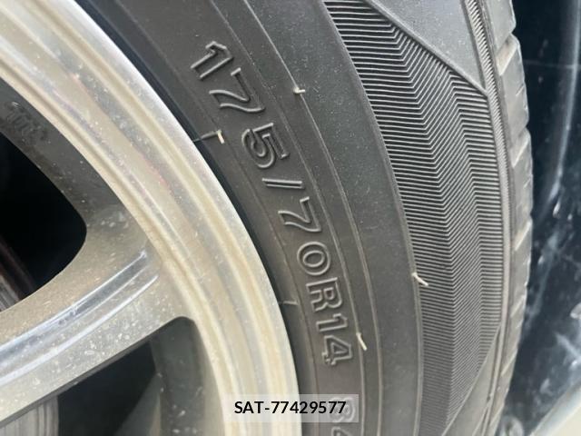 Nissan CUBE 2004-02 8866809-4