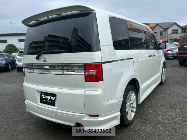 Mitsubishi DELICA 2008-06 8867282-13