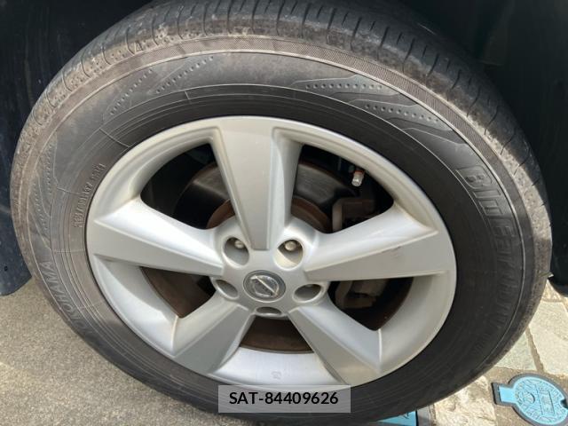 Nissan DUALIS 2011-10 8865752-12
