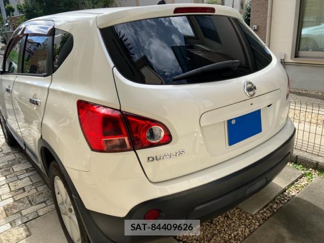 Nissan DUALIS 2011-10 8865752-13