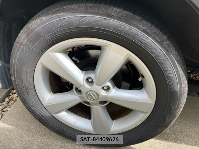 Nissan DUALIS 2011-10 8865752-3