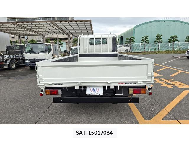 Hino DUTRO 2019-05 8866110-15