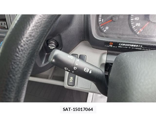 Hino DUTRO 2019-05 8866110-17
