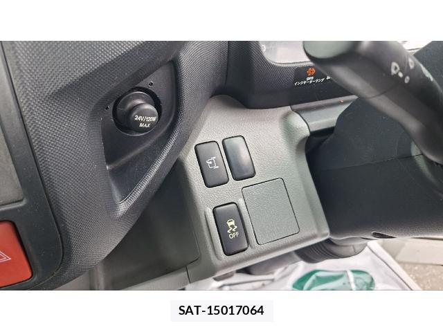 Hino DUTRO 2019-05 8866110-18