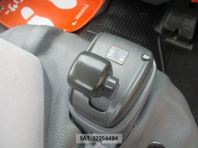 Isuzu ELF TRUCK 2016-06 8865367-16