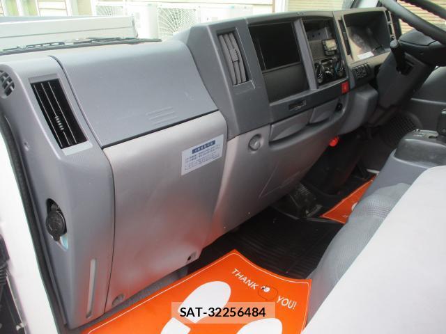 Isuzu ELF TRUCK 2016-06 8865367-5