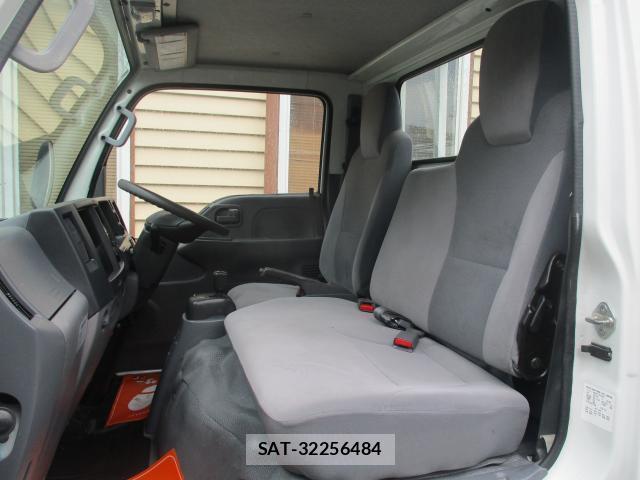 Isuzu ELF TRUCK 2016-06 8865367-6