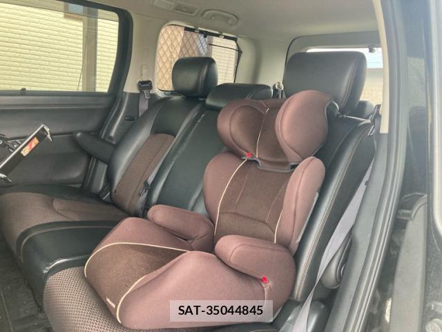 Nissan ELGRAND 2013-04 8866101-11
