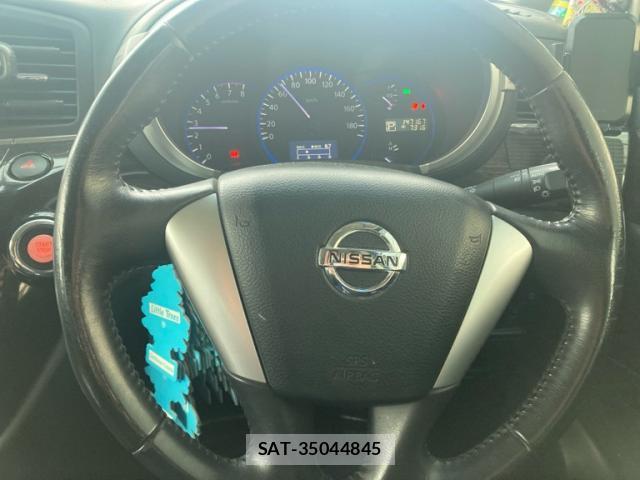 Nissan ELGRAND 2013-04 8866101-16