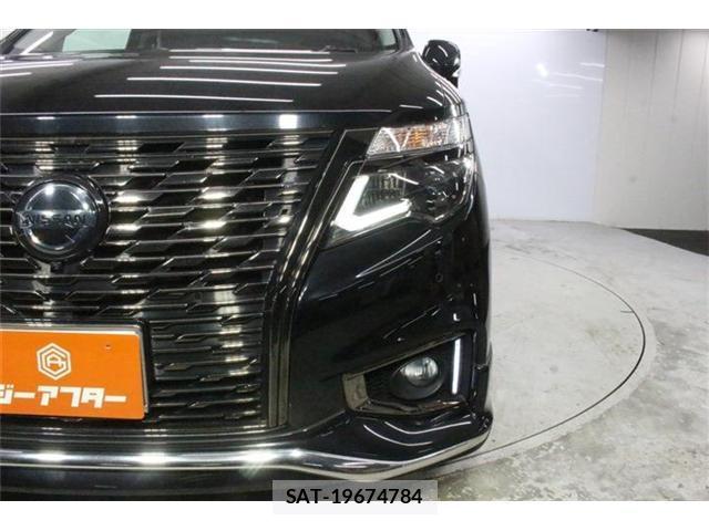 Nissan ELGRAND 2020-10 8866135-13