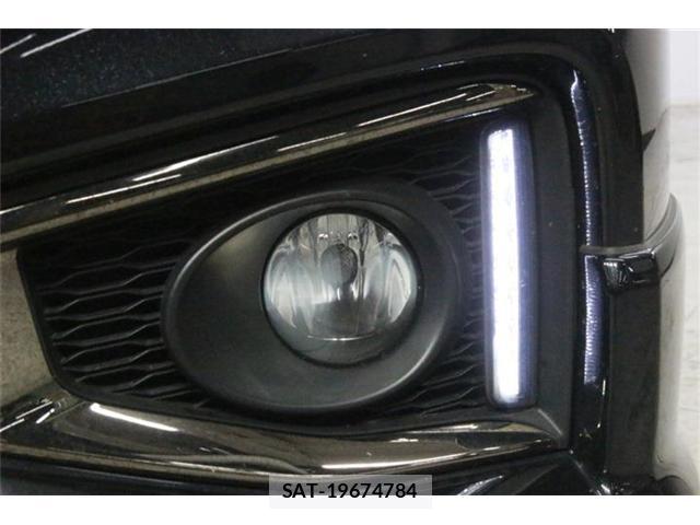Nissan ELGRAND 2020-10 8866135-15