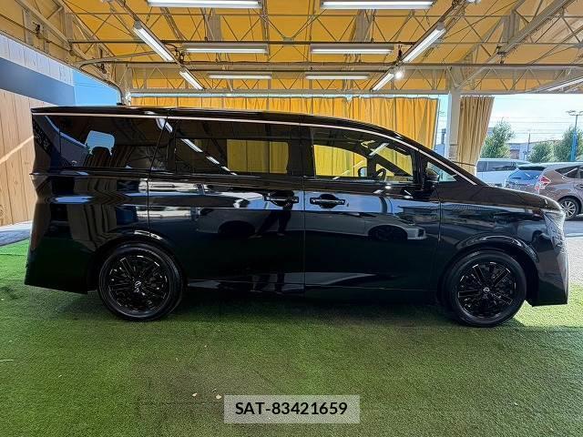 Nissan ELGRAND 2026-08 8866322-17