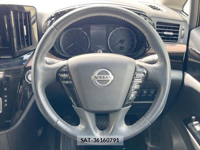 Nissan ELGRAND 2020-10 8866445-12