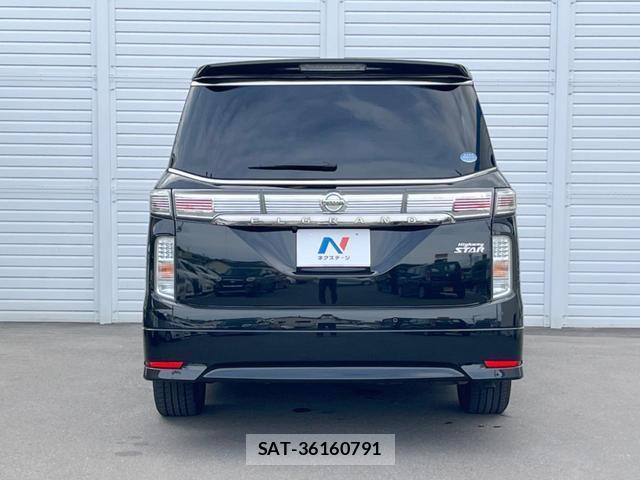 Nissan ELGRAND 2020-10 8866445-16