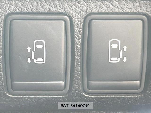 Nissan ELGRAND 2020-10 8866445-5