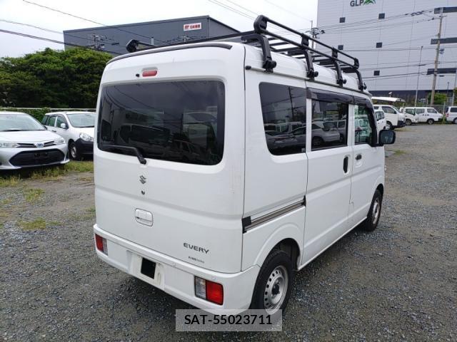 Suzuki EVERY 2022-08 8865953-3