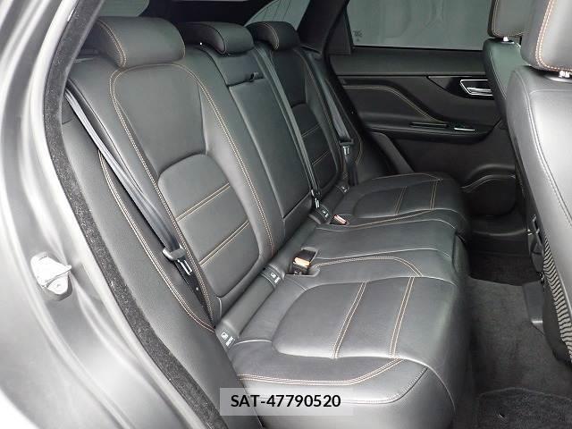 Jaguar F-PACE 2016-06 8867215-11