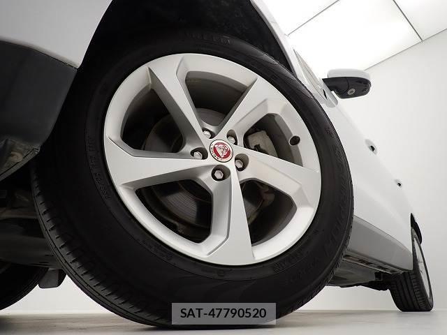 Jaguar F-PACE 2016-06 8867215-18