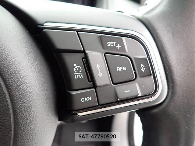 Jaguar F-PACE 2016-06 8867215-5