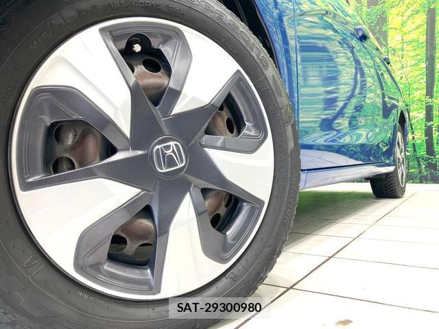 Honda FIT HYBRID 2016-01 8865495-12