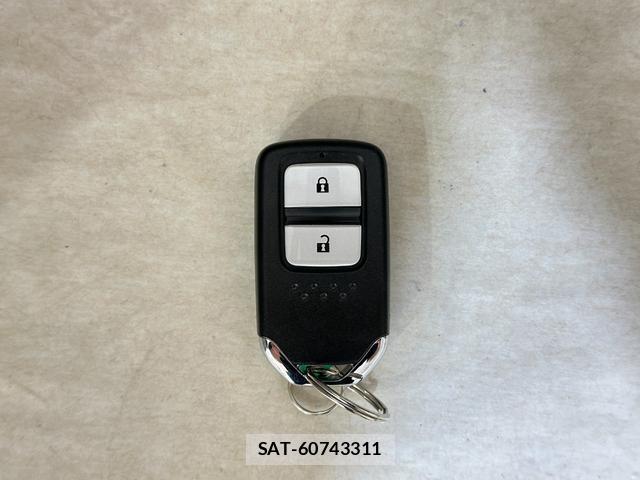 Honda FIT HYBRID 2018-01 8866364-12