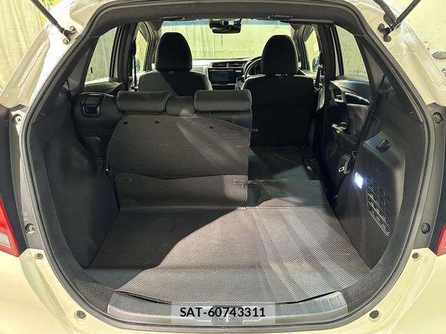 Honda FIT HYBRID 2018-01 8866364-19