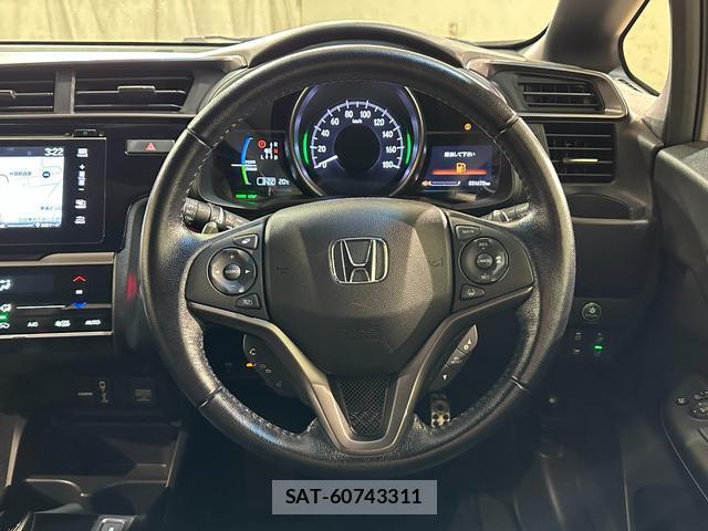 Honda FIT HYBRID 2018-01 8866364-7