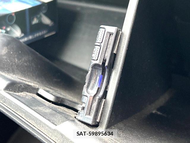Honda FIT HYBRID 2011-09 8866407-4